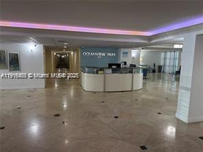 800 Parkview Dr # 402