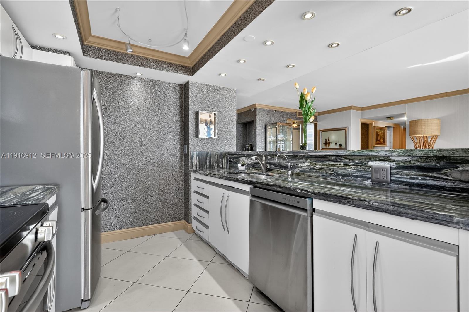 4000 Towerside Ter # 1612