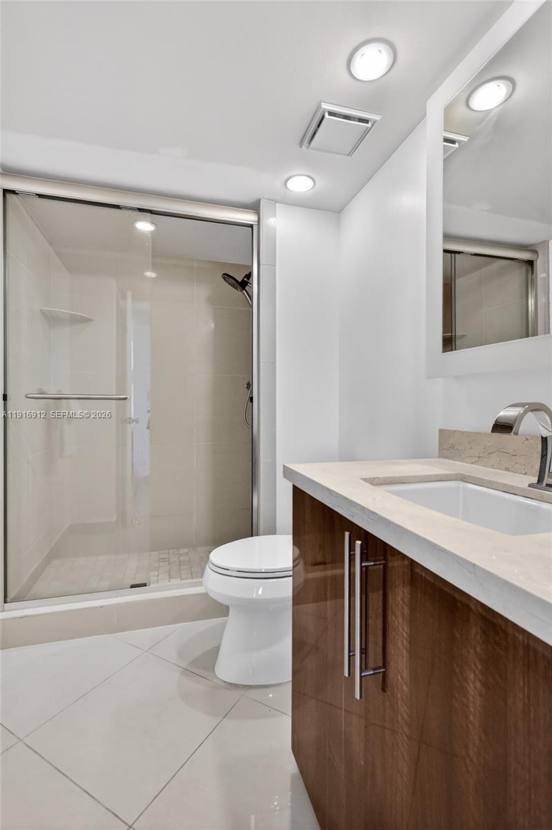 4000 Towerside Ter # 1612