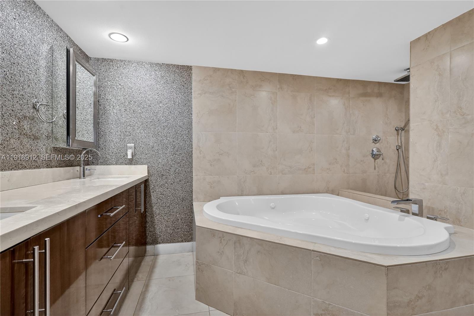 4000 Towerside Ter # 1612