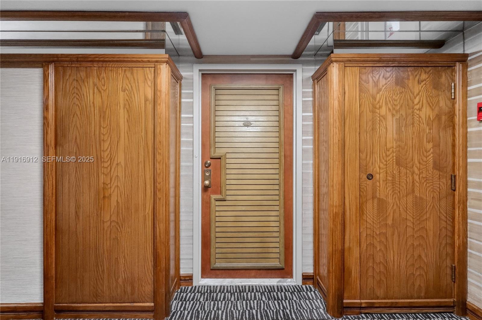 4000 Towerside Ter # 1612