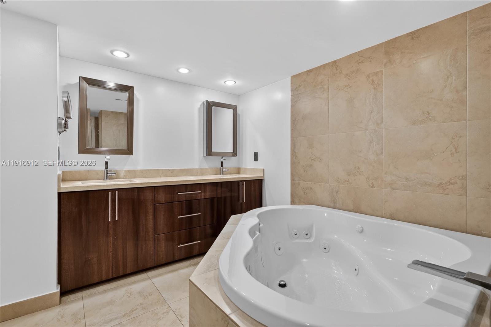 4000 Towerside Ter # 1612