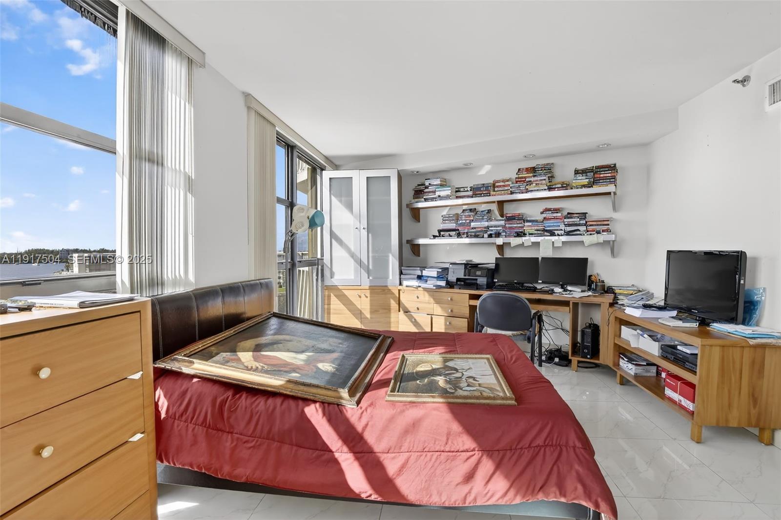 1000 W Island Blvd # 602