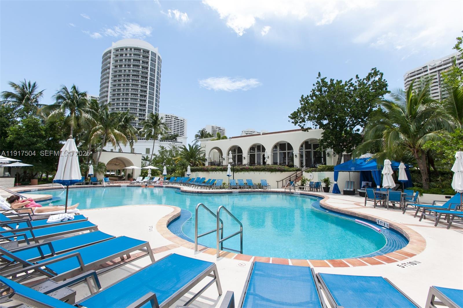 1000 W Island Blvd # 602