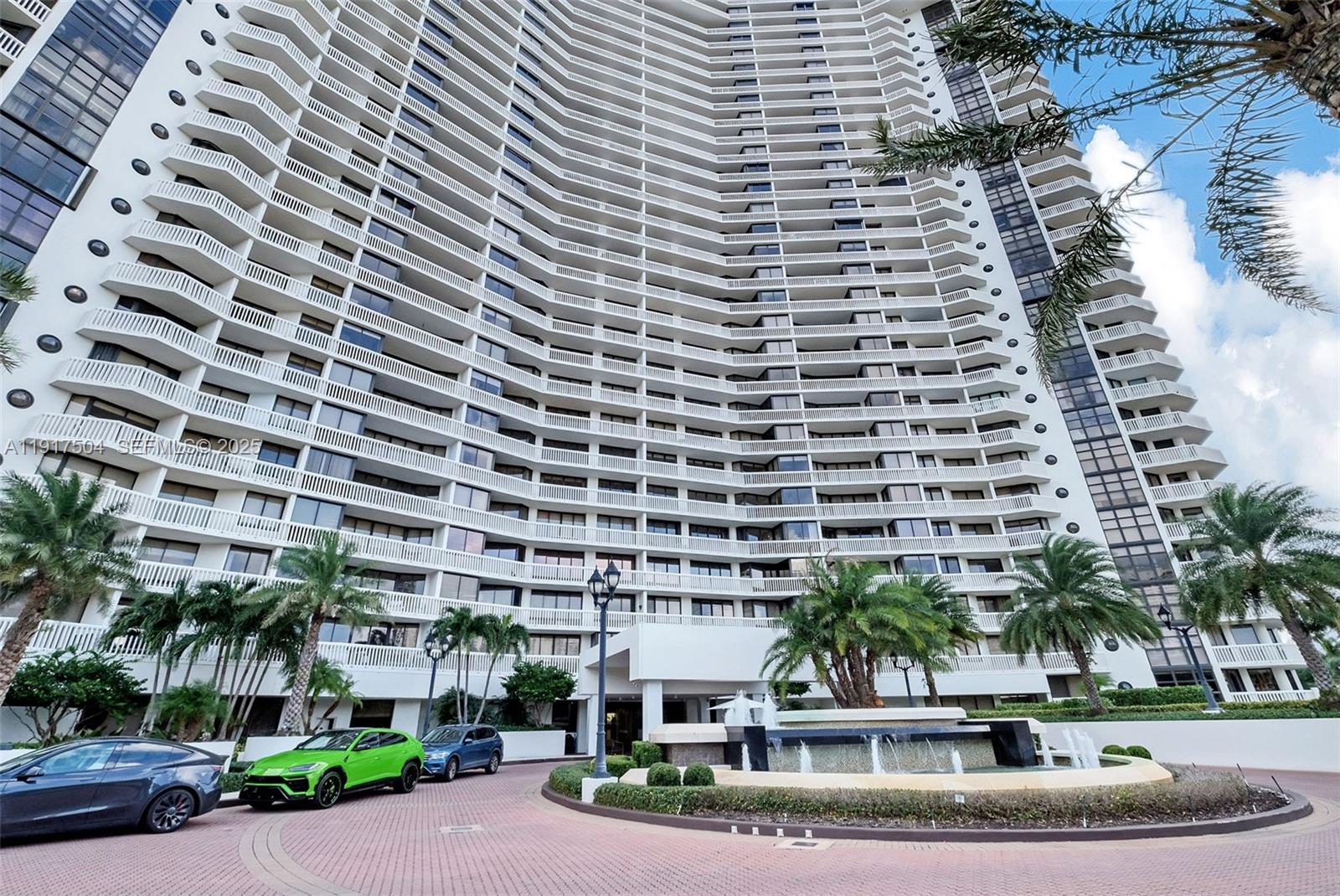 1000 W Island Blvd # 602