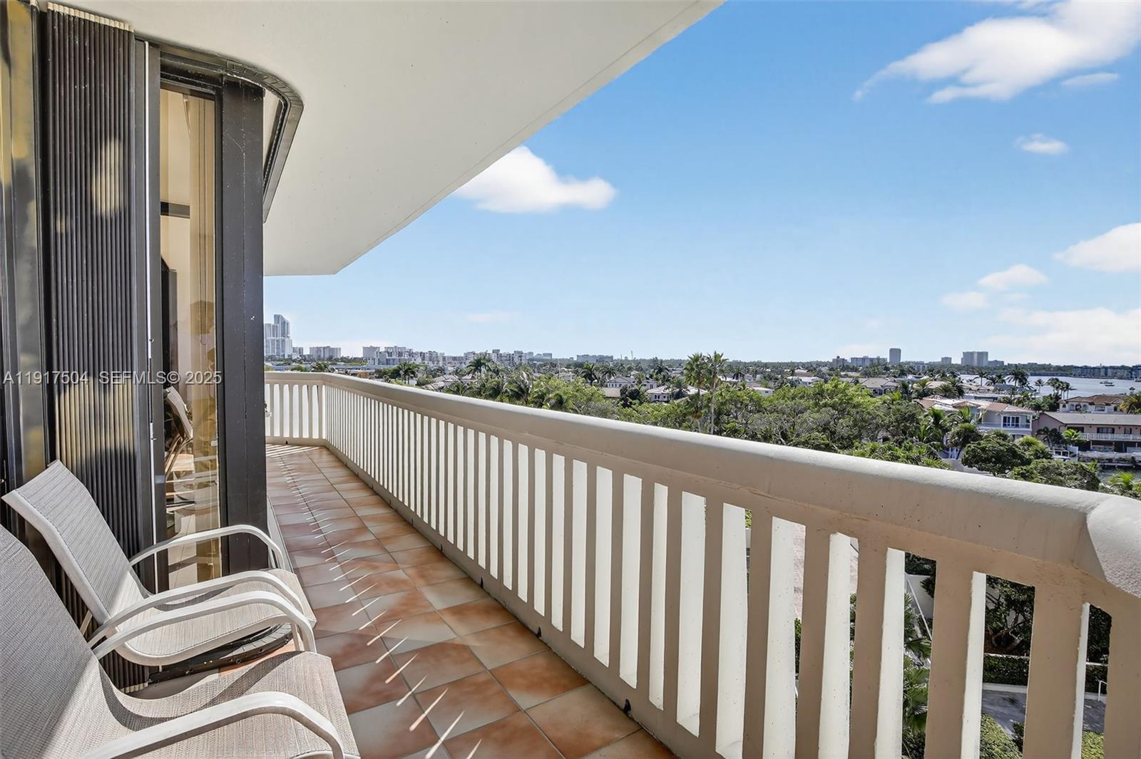 1000 W Island Blvd # 602