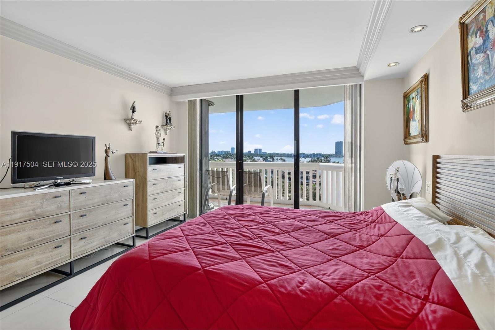 1000 W Island Blvd # 602