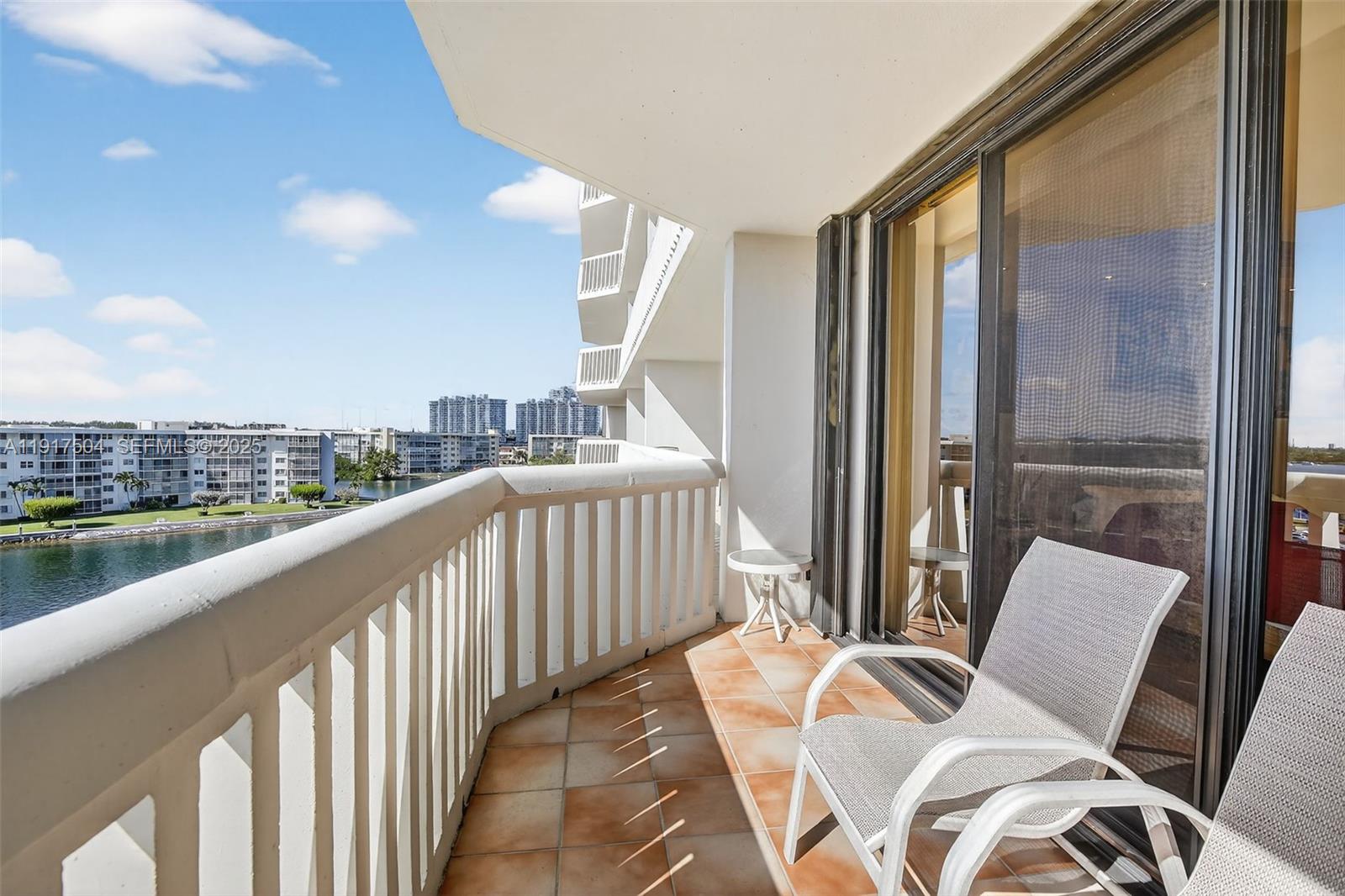 1000 W Island Blvd # 602