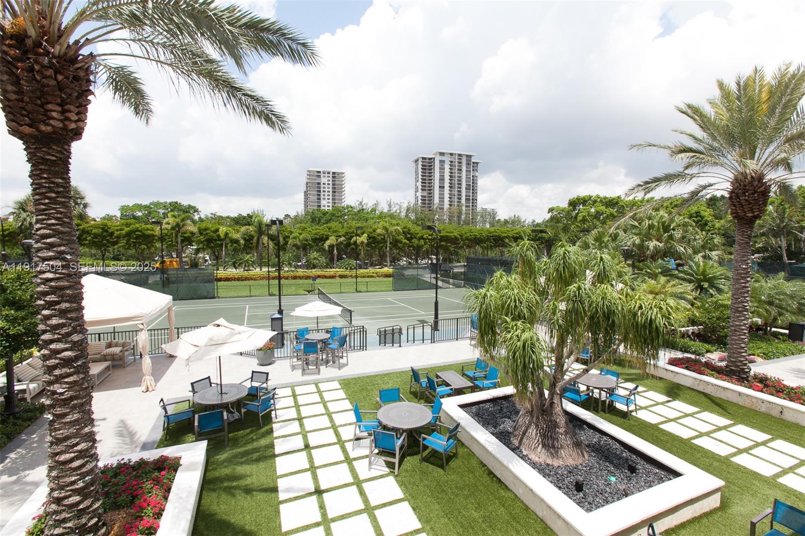 1000 W Island Blvd # 602