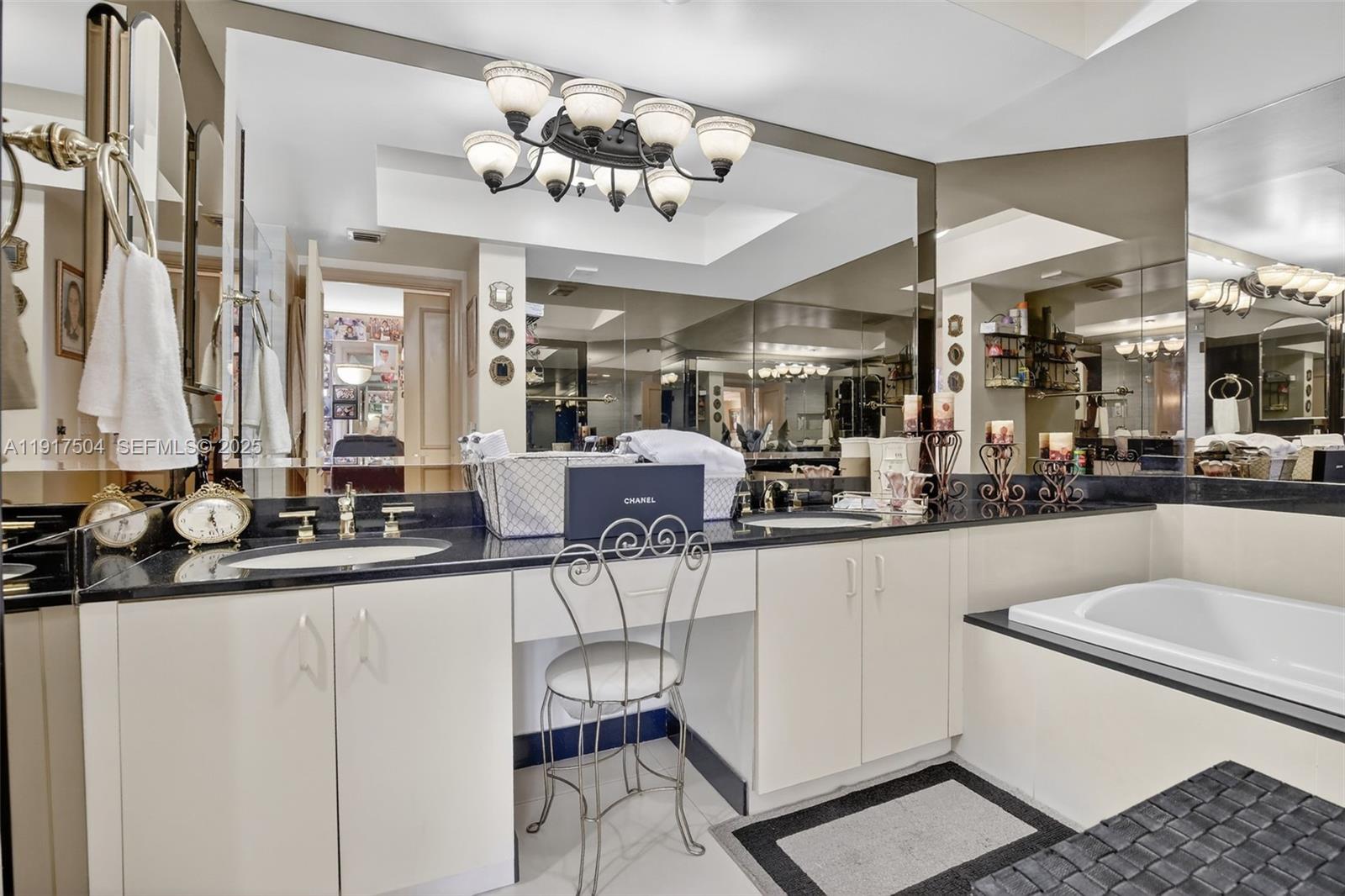 1000 W Island Blvd # 602