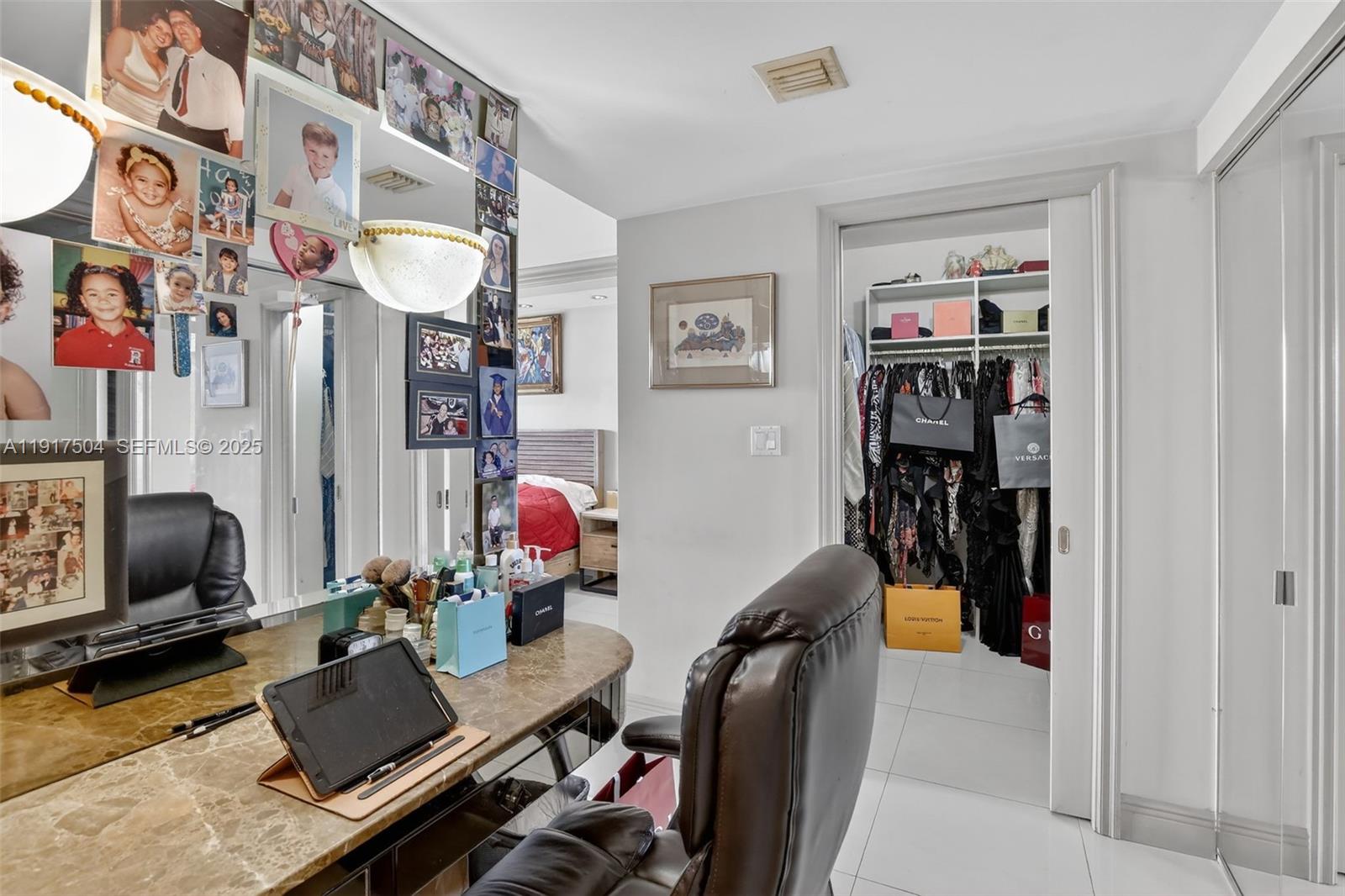 1000 W Island Blvd # 602