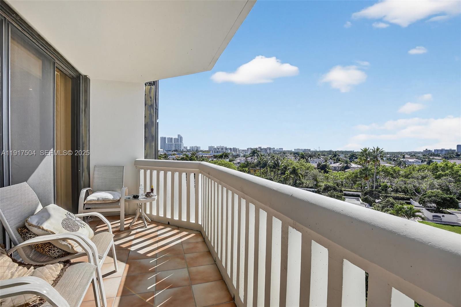 1000 W Island Blvd # 602