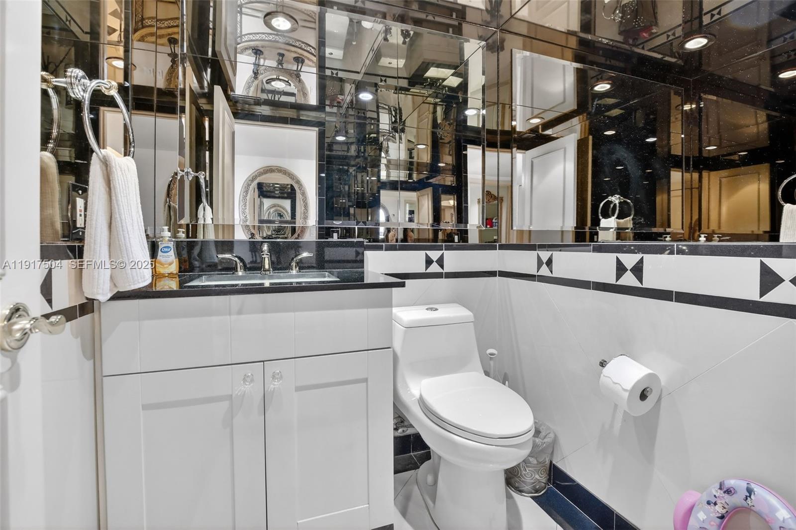 1000 W Island Blvd # 602