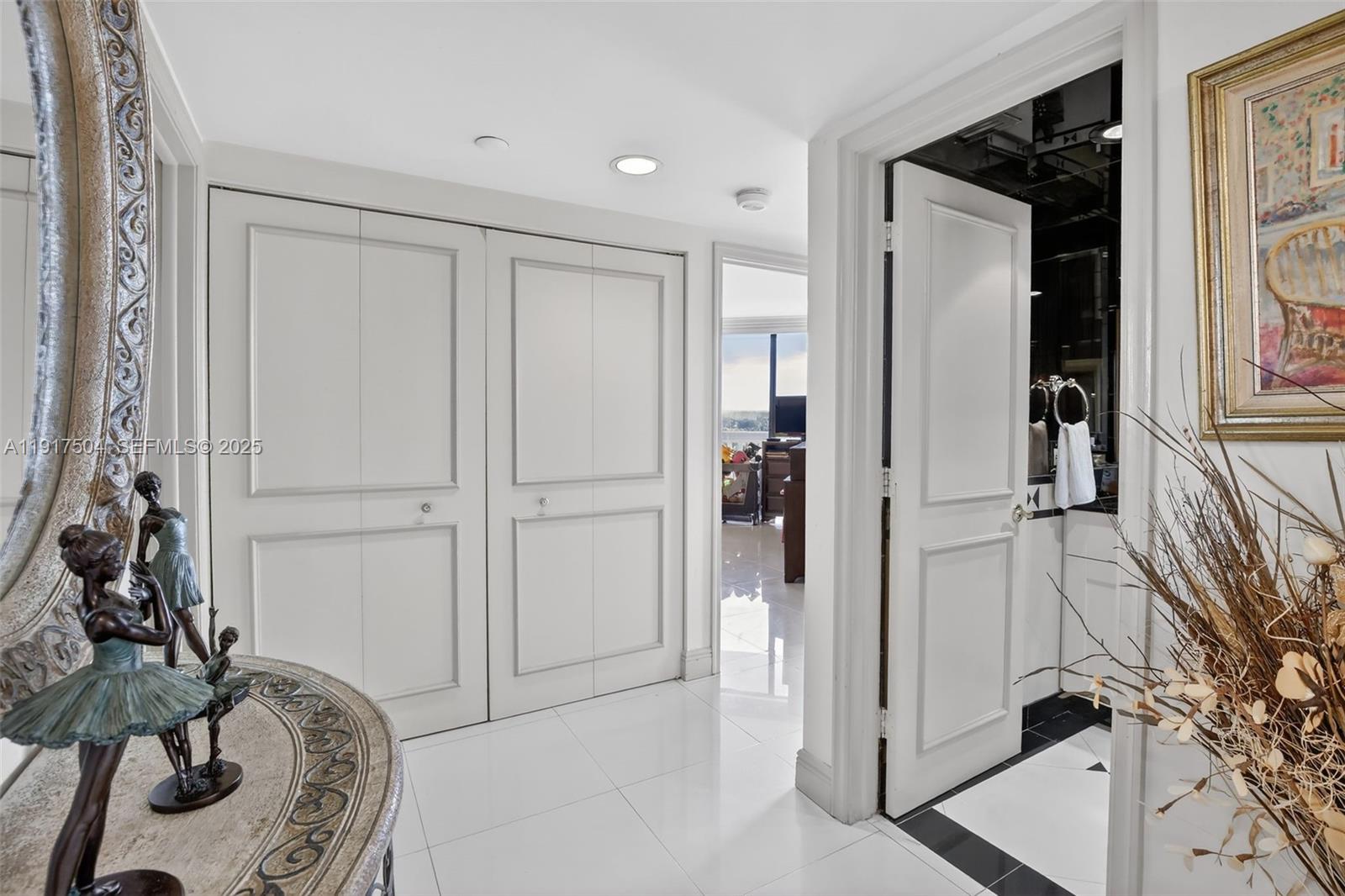 1000 W Island Blvd # 602