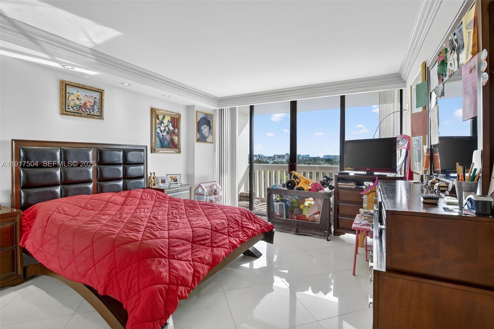 1000 W Island Blvd # 602