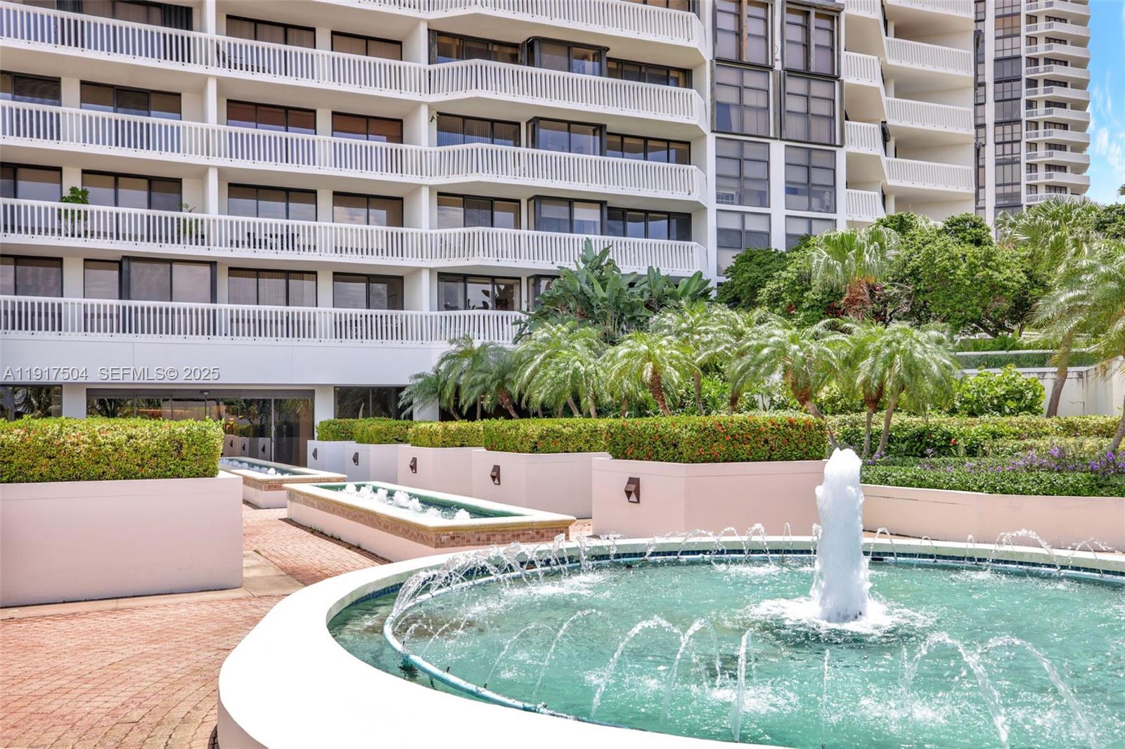 1000 W Island Blvd # 602