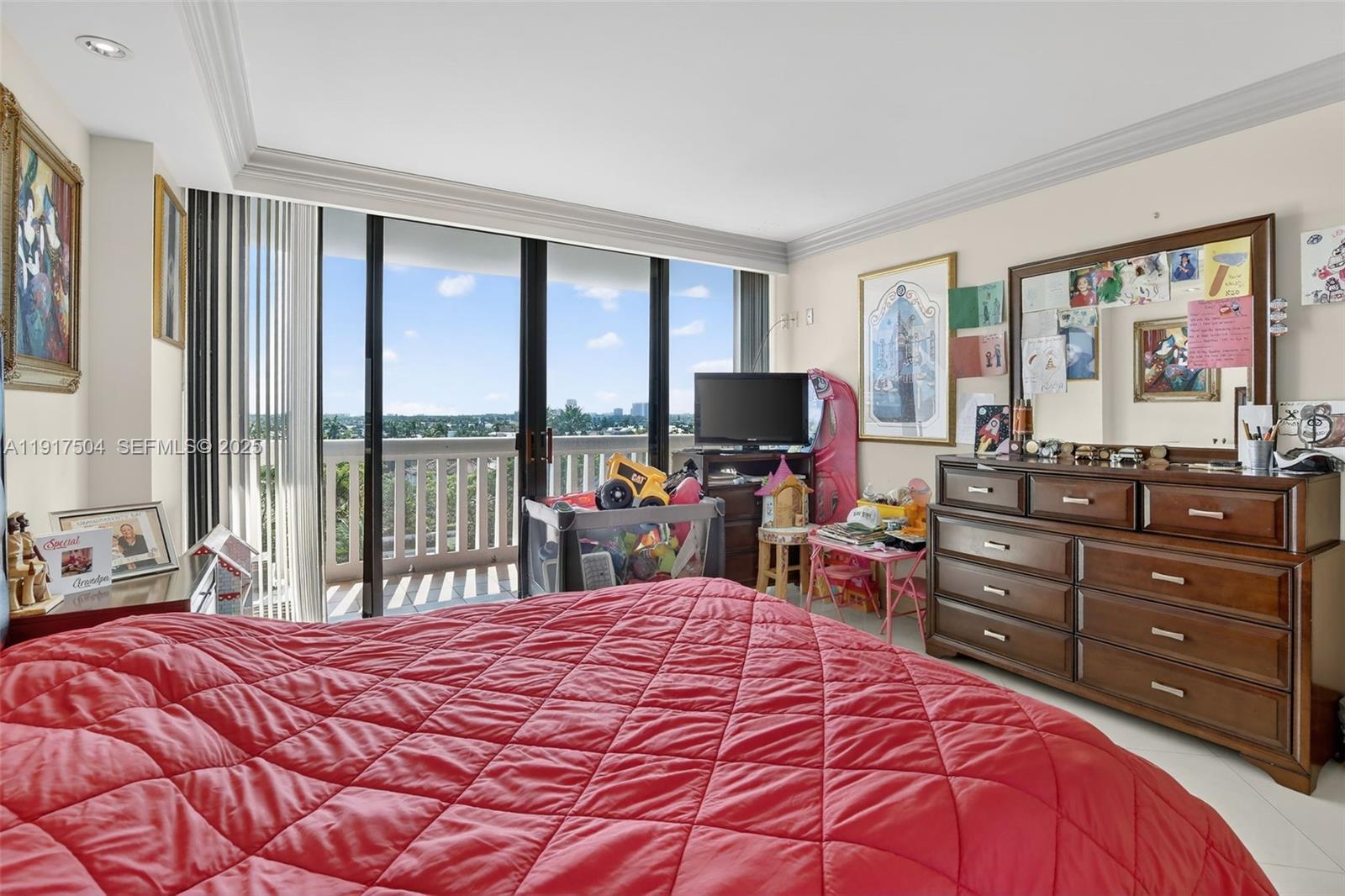 1000 W Island Blvd # 602