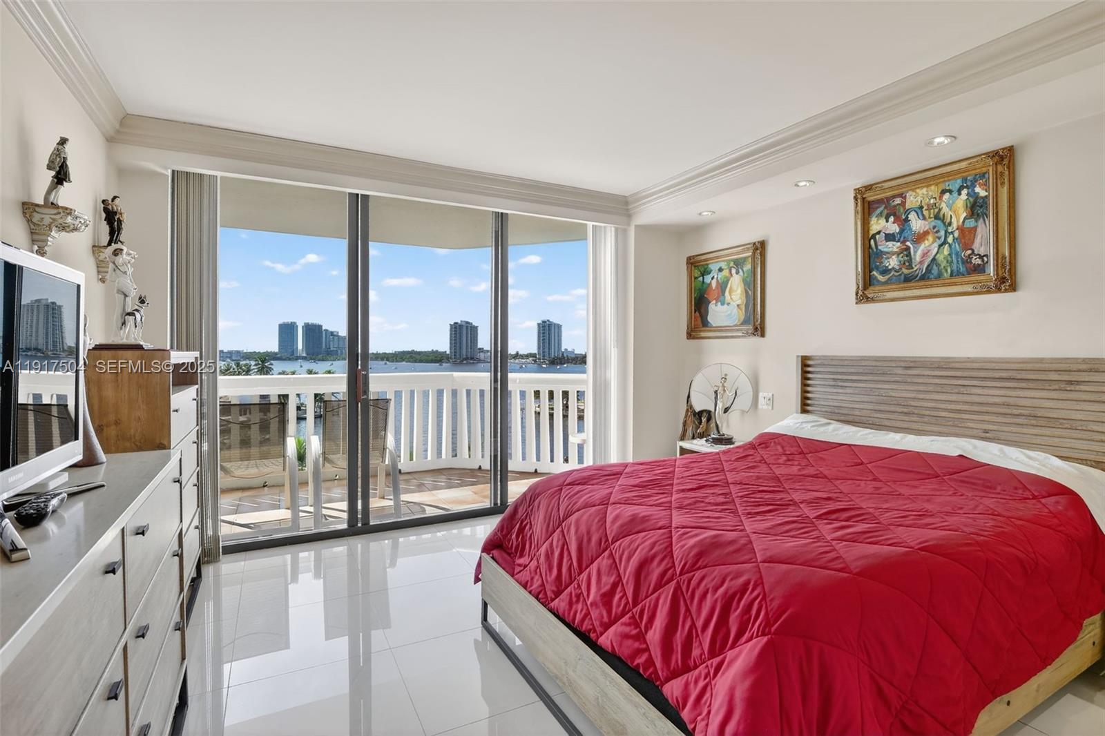 1000 W Island Blvd # 602