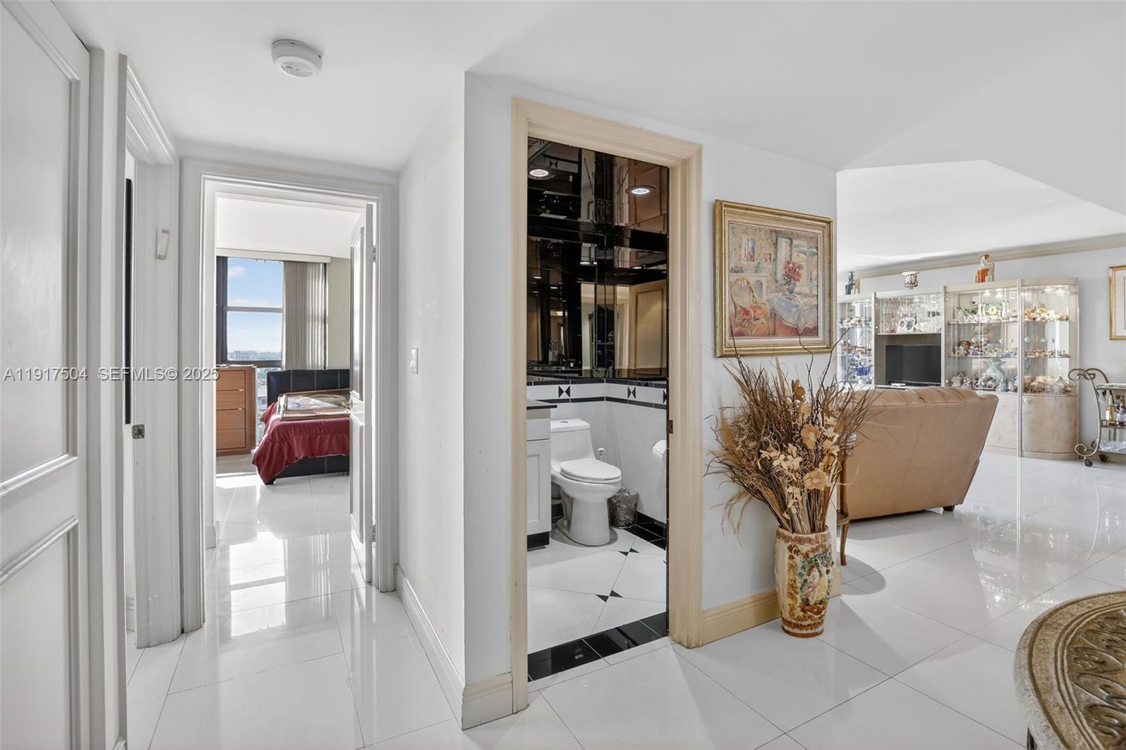 1000 W Island Blvd # 602