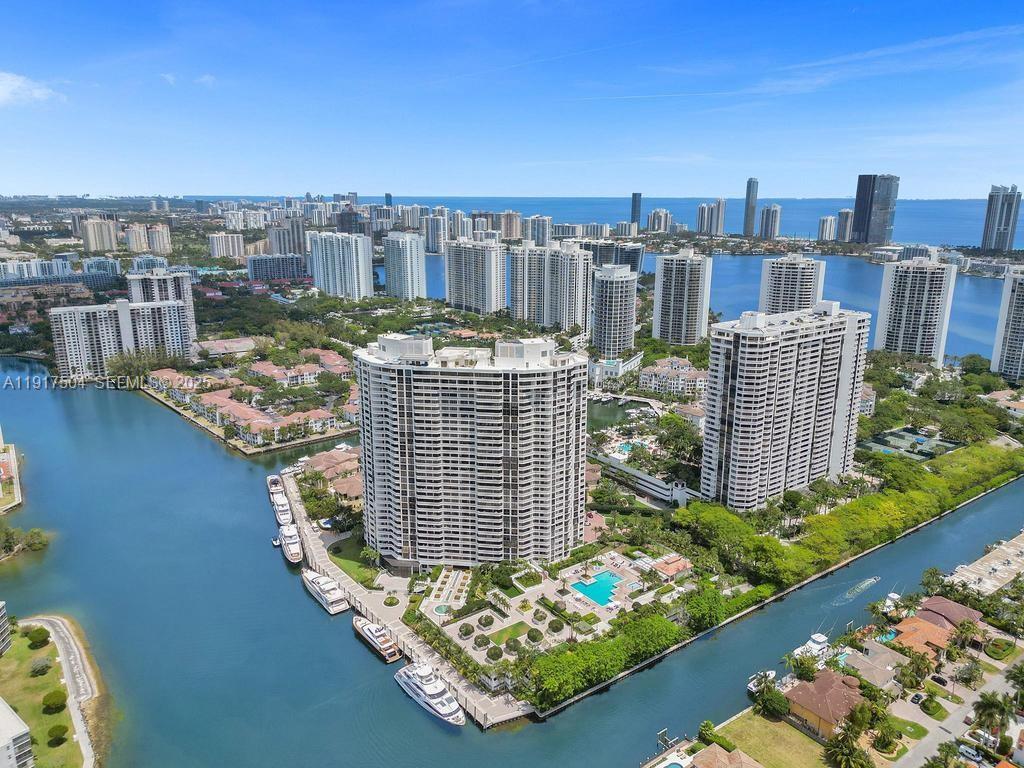 1000 W Island Blvd # 602