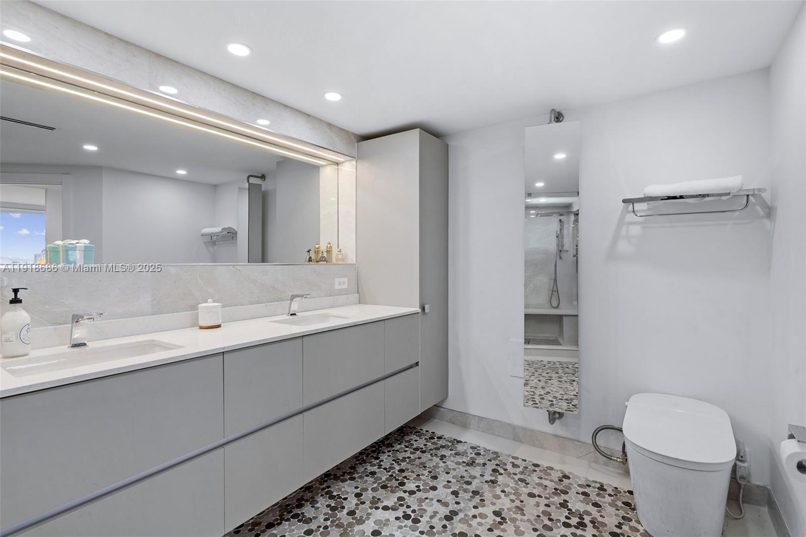 3000 Island Blvd # 2404