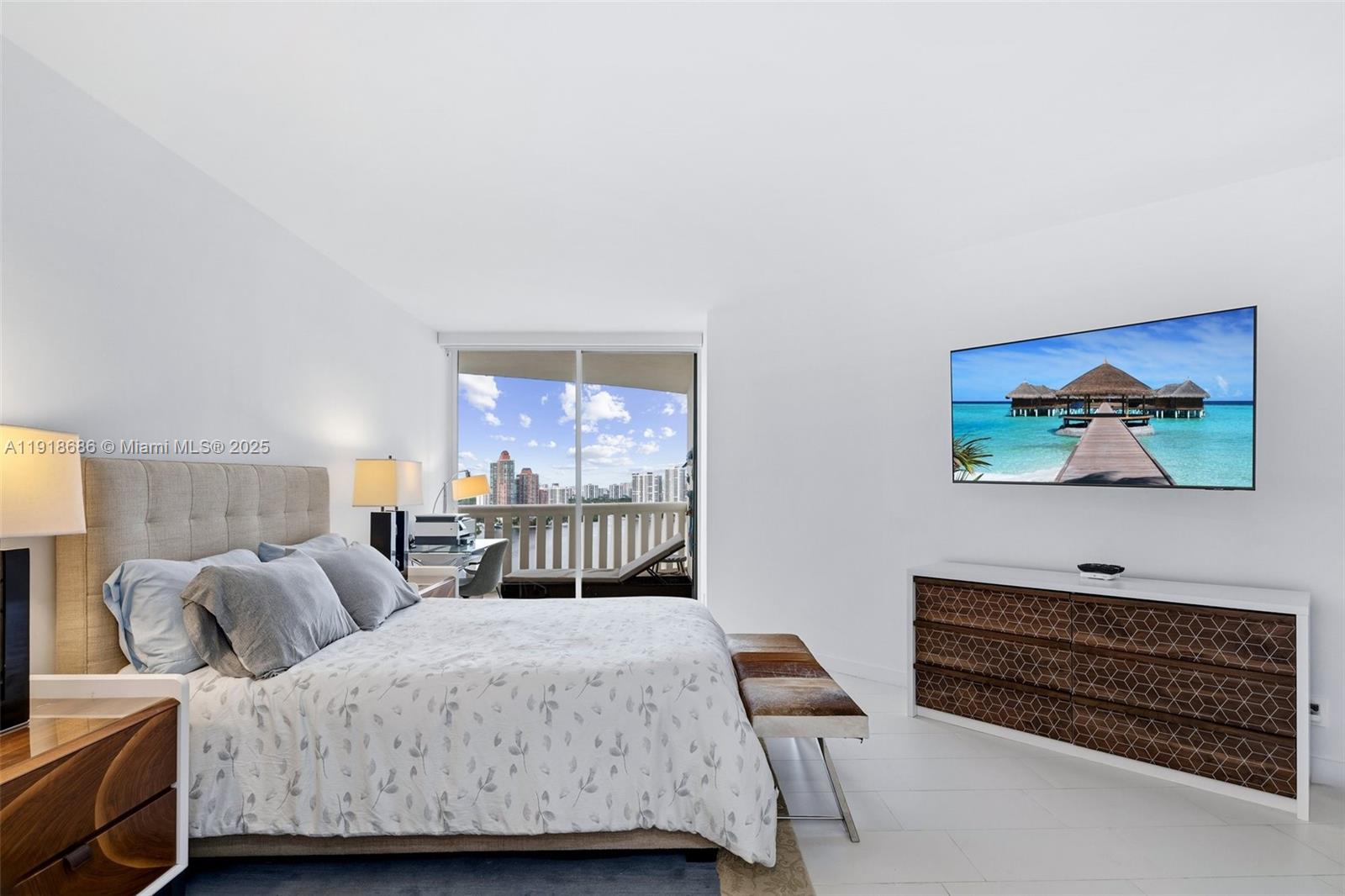 3000 Island Blvd # 2404