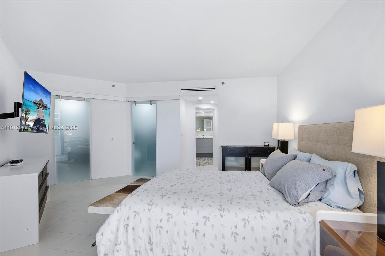 3000 Island Blvd # 2404