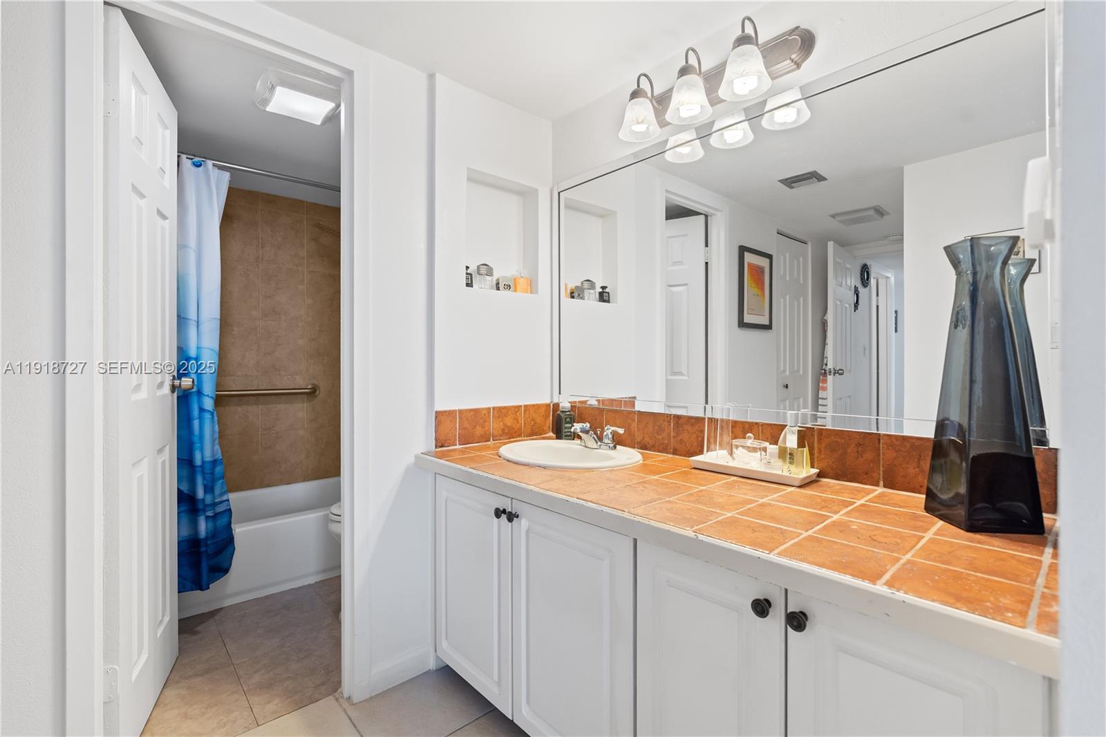 3675 N Country Club Dr # 2201