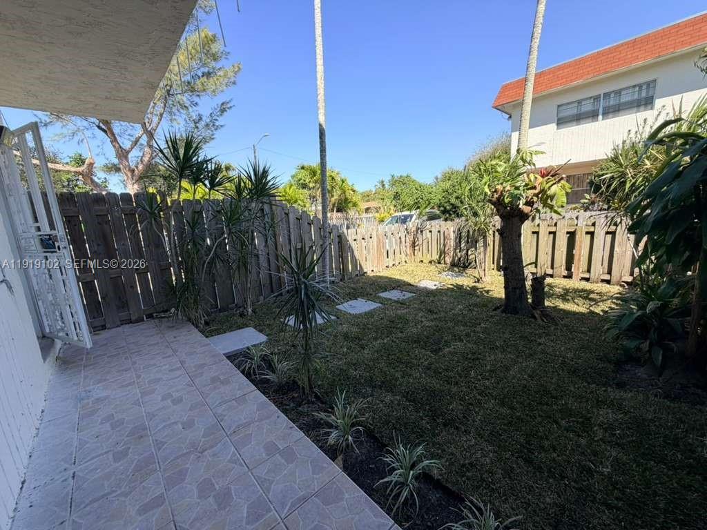 1480 NE 151st St # 101