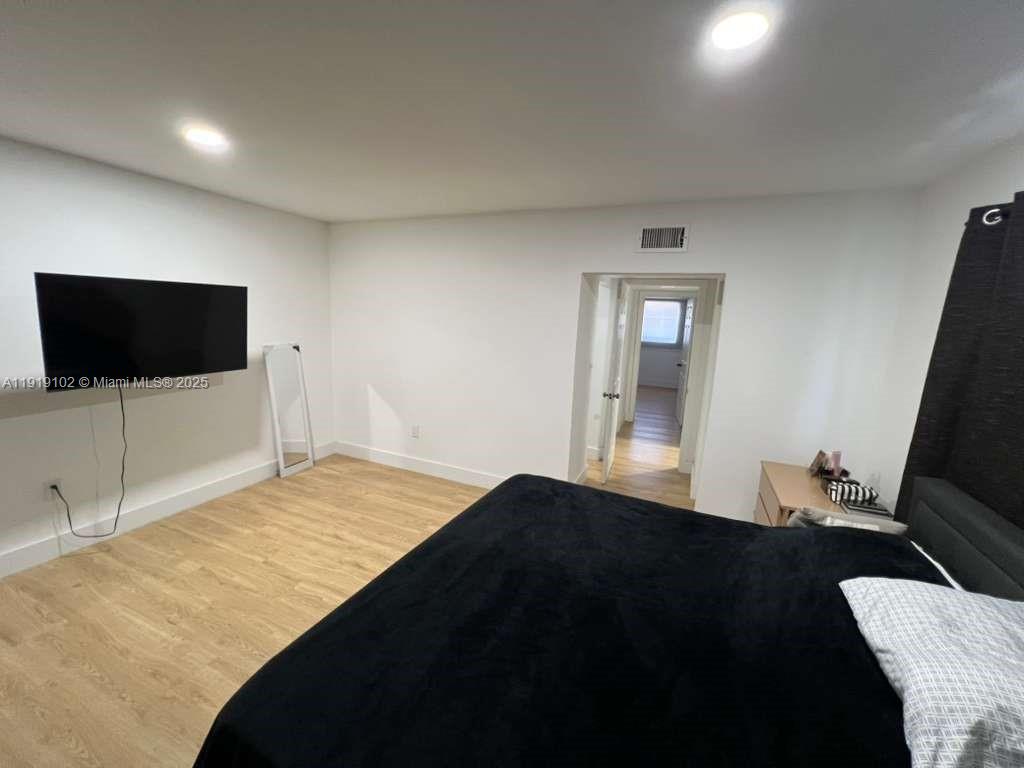 1480 NE 151st St # 101