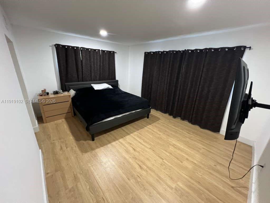 1480 NE 151st St # 101