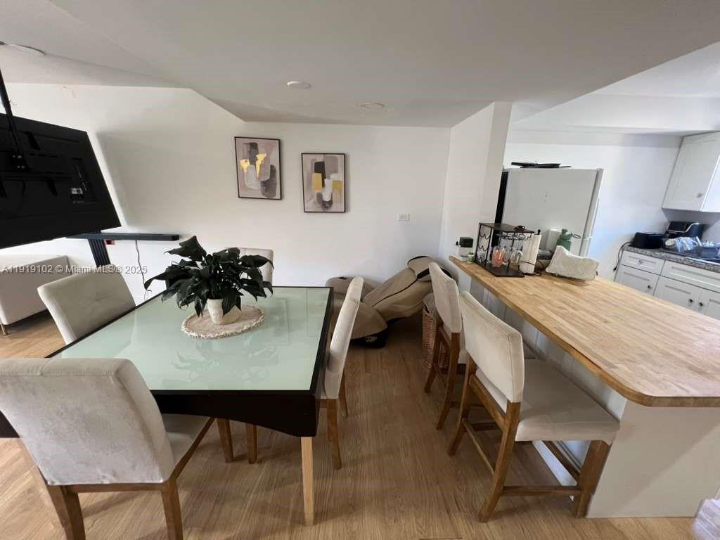 1480 NE 151st St # 101