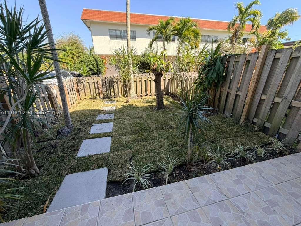 1480 NE 151st St # 101