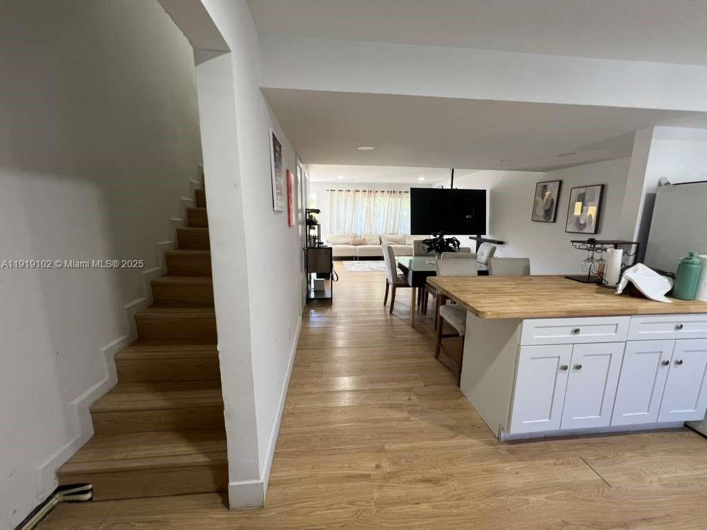 1480 NE 151st St # 101