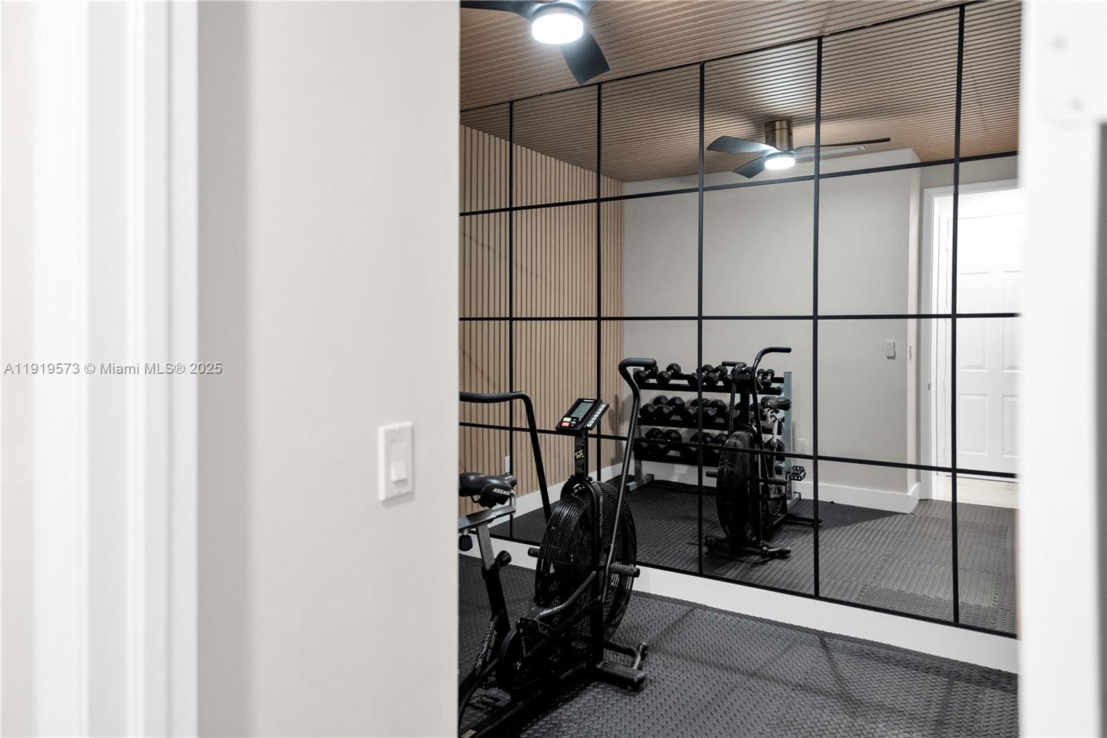 3907 NE 170th St # 3907