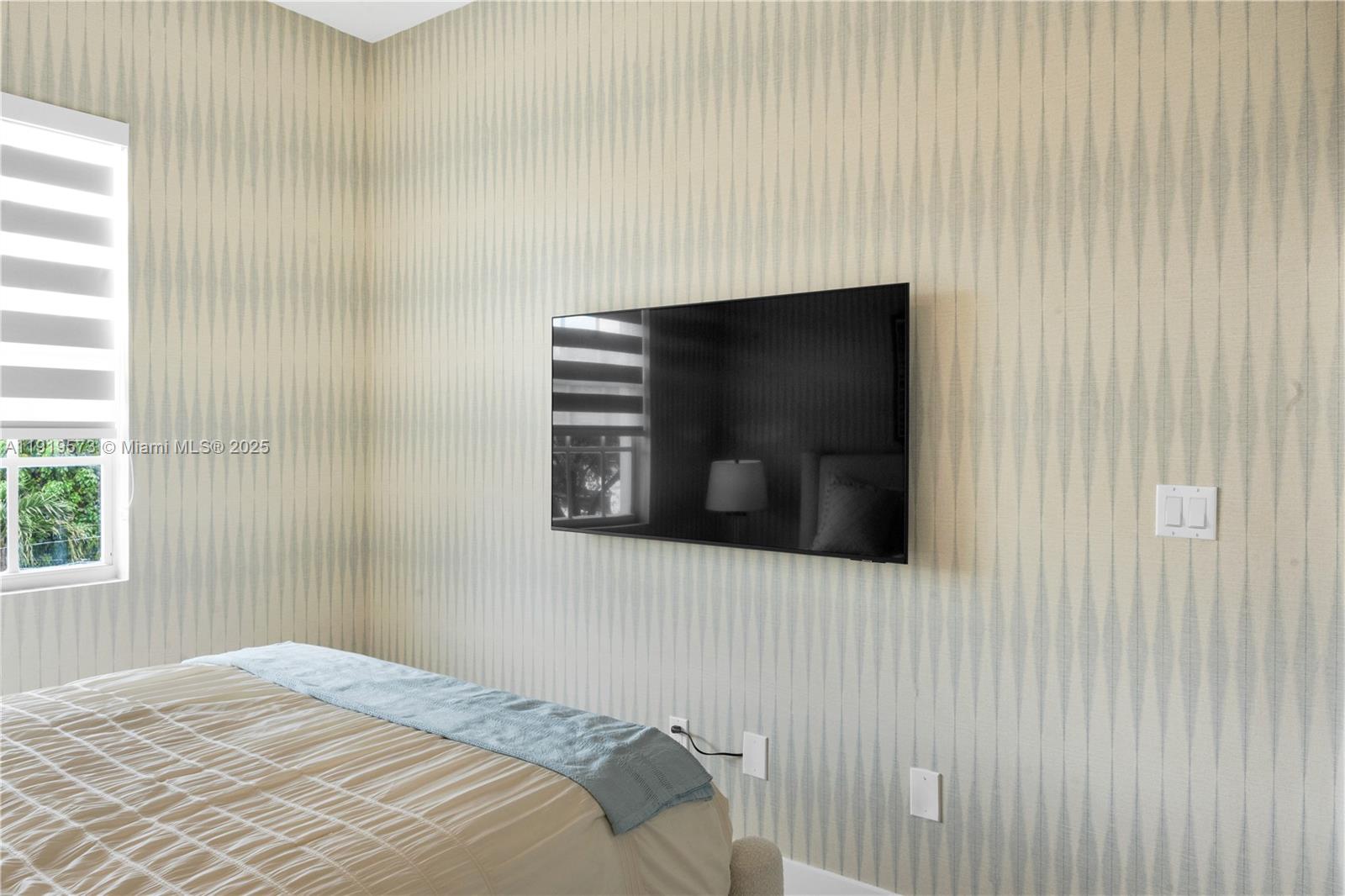 3907 NE 170th St # 3907