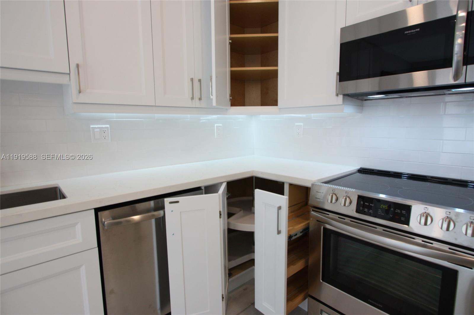 935 Lemonwood Ct Unit: -