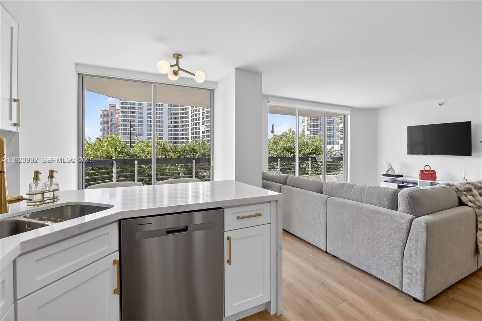 19101 NE 36th Ct # 402