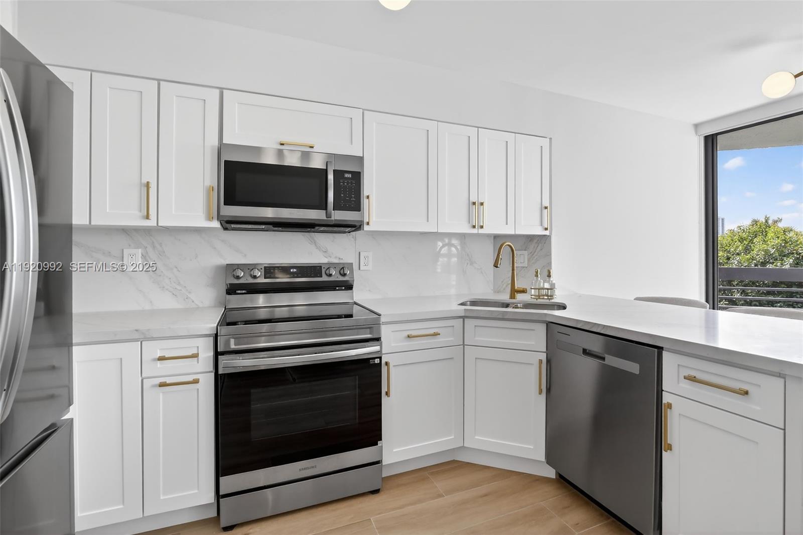 19101 NE 36th Ct # 402