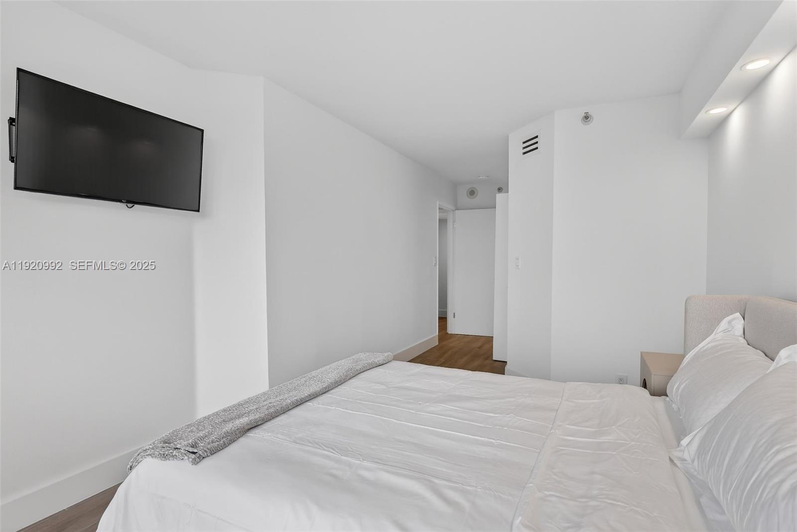 19101 NE 36th Ct # 402