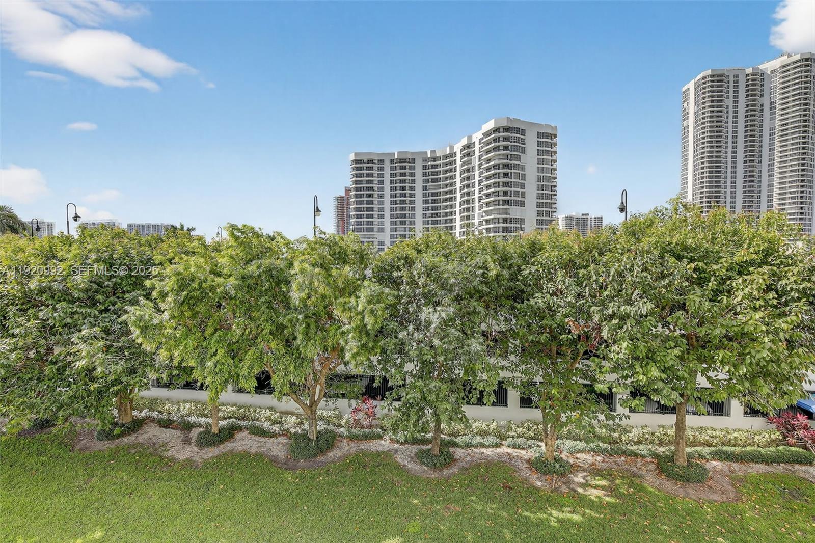 19101 NE 36th Ct # 402