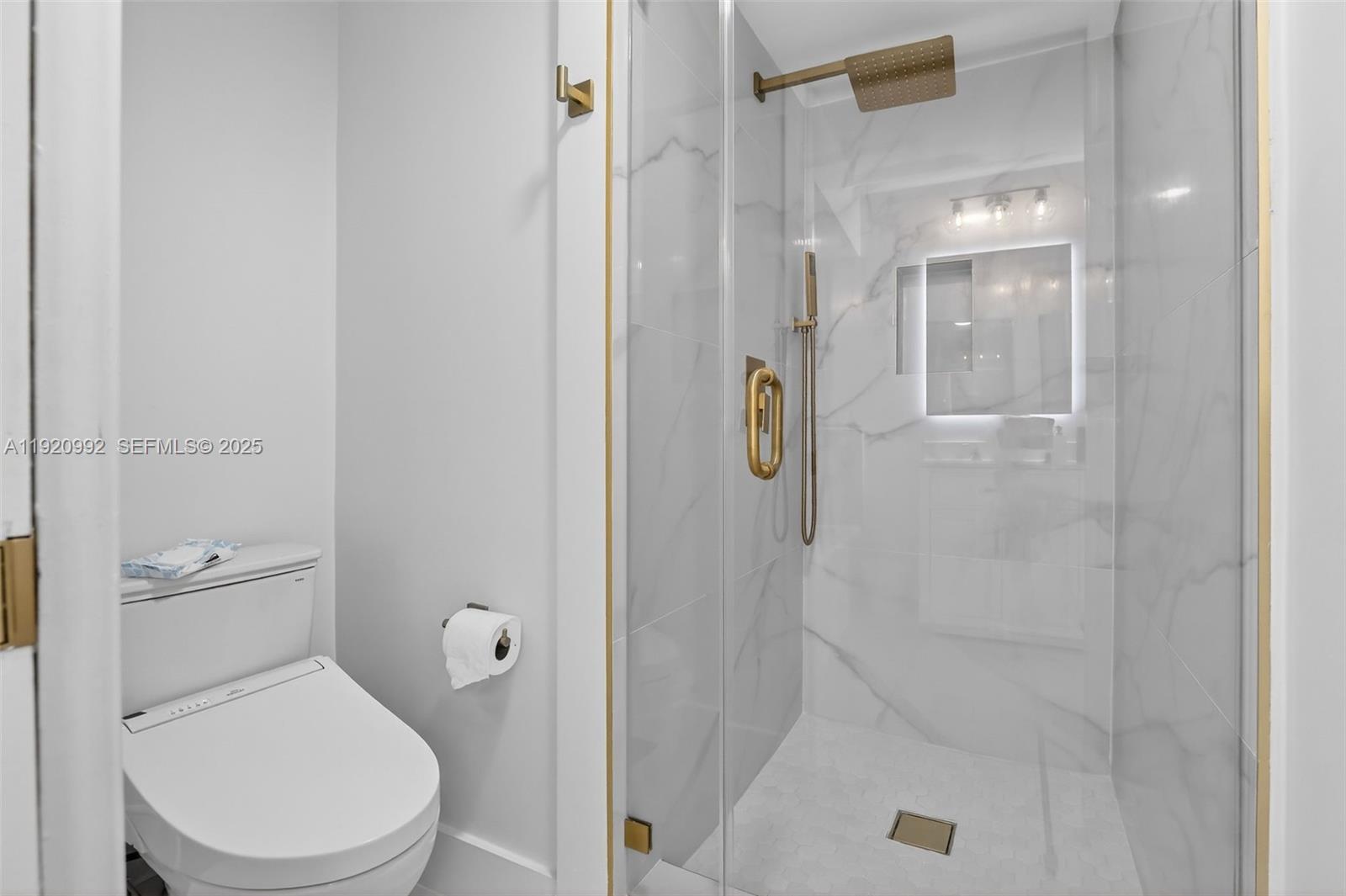 19101 NE 36th Ct # 402