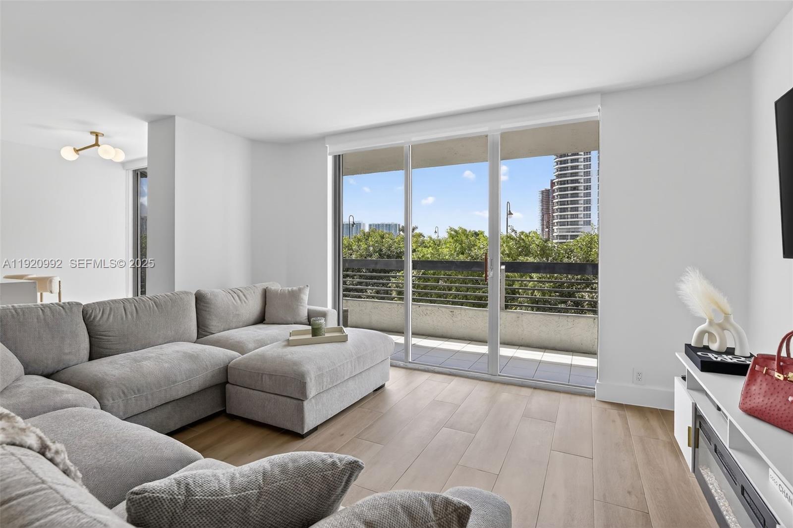 19101 NE 36th Ct # 402