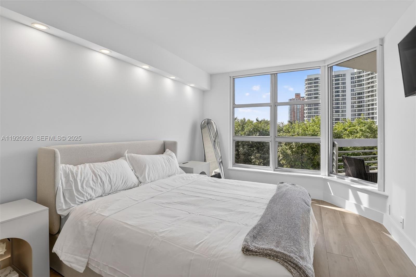 19101 NE 36th Ct # 402