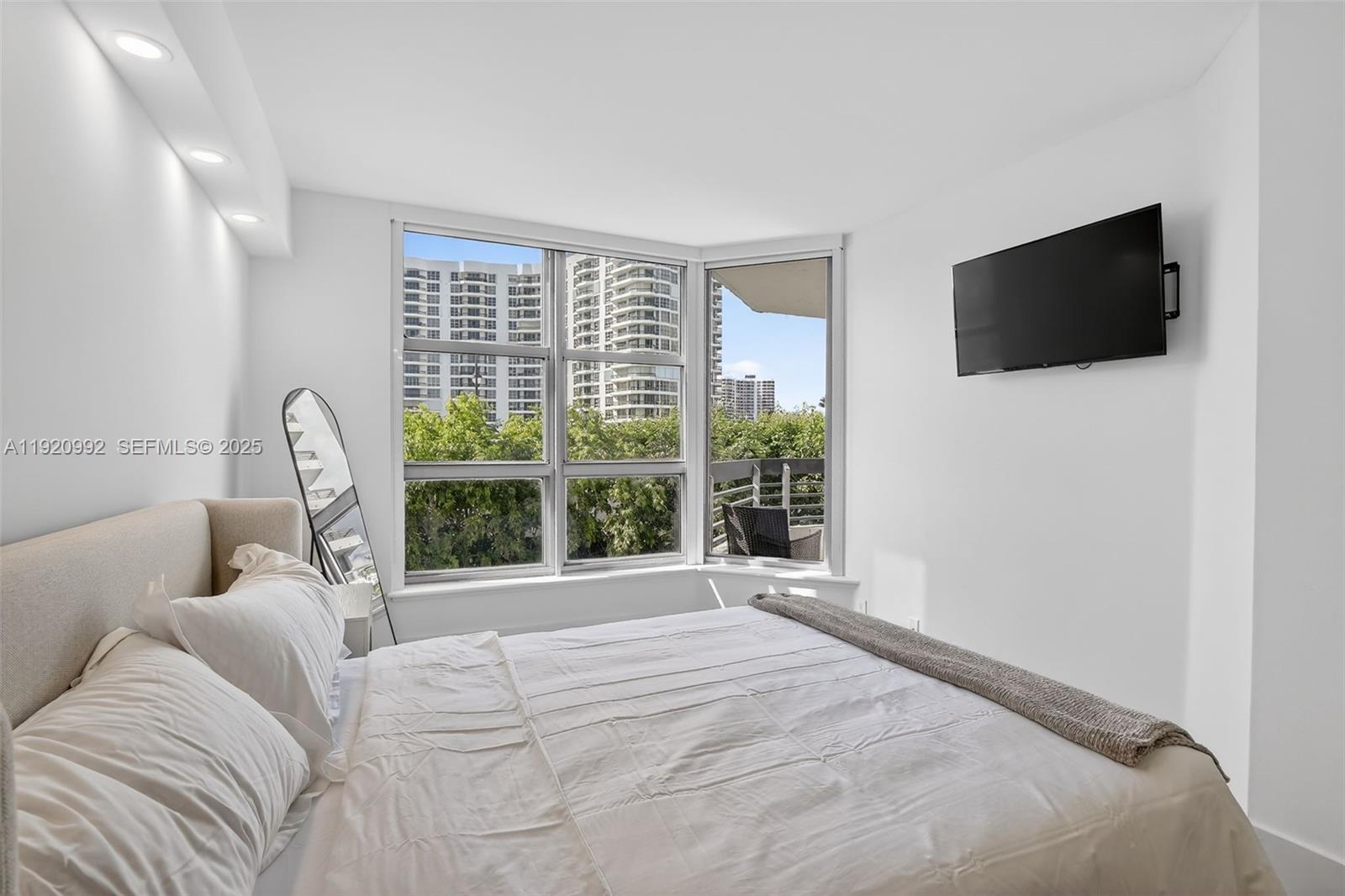 19101 NE 36th Ct # 402