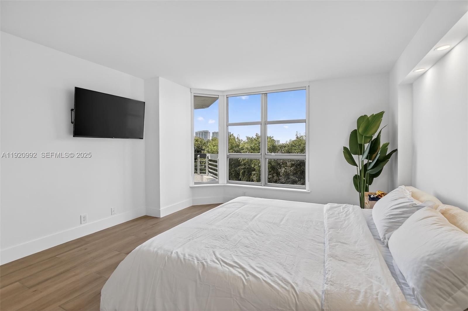 19101 NE 36th Ct # 402