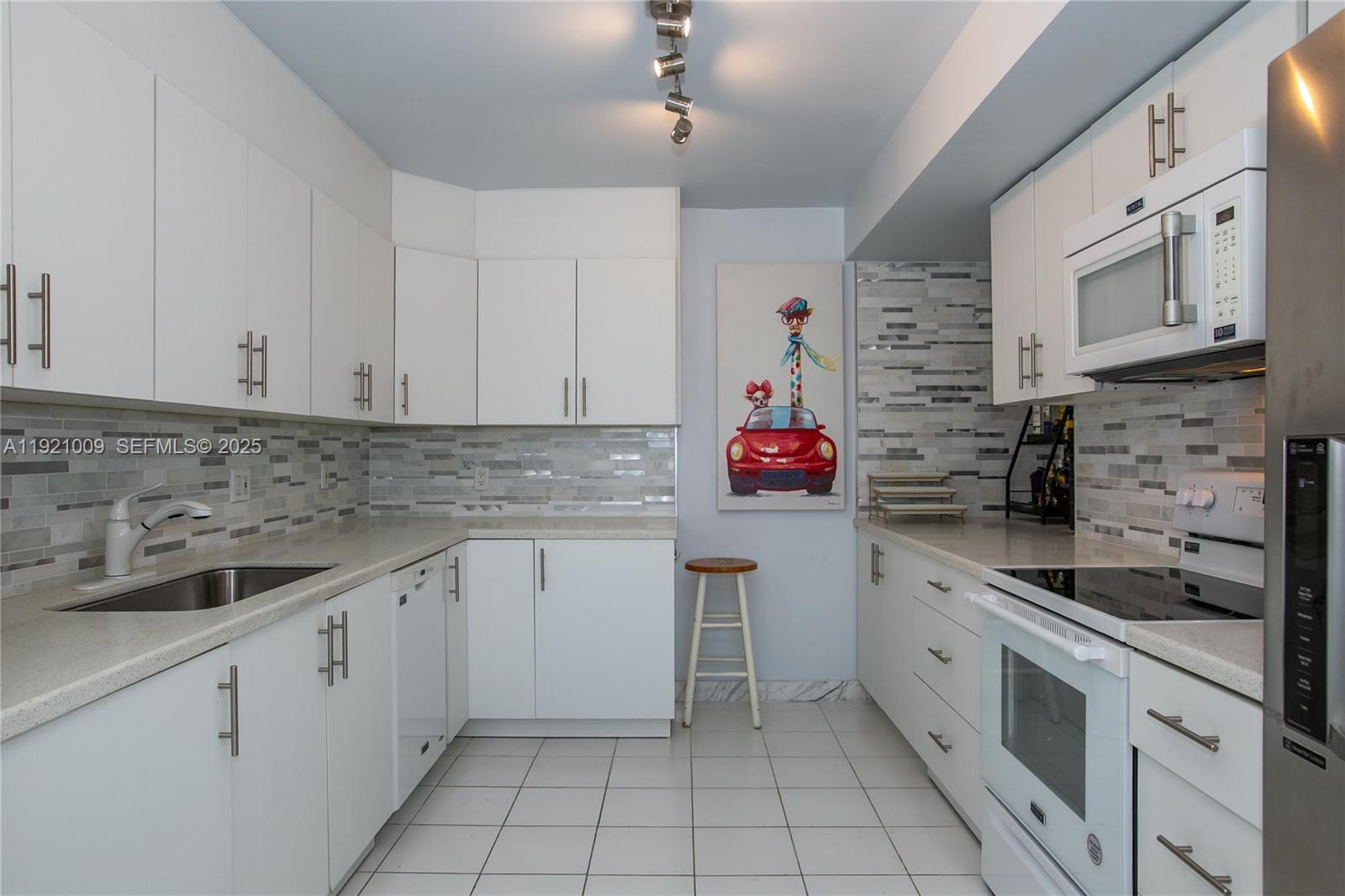 1800 NE 114th St # 603