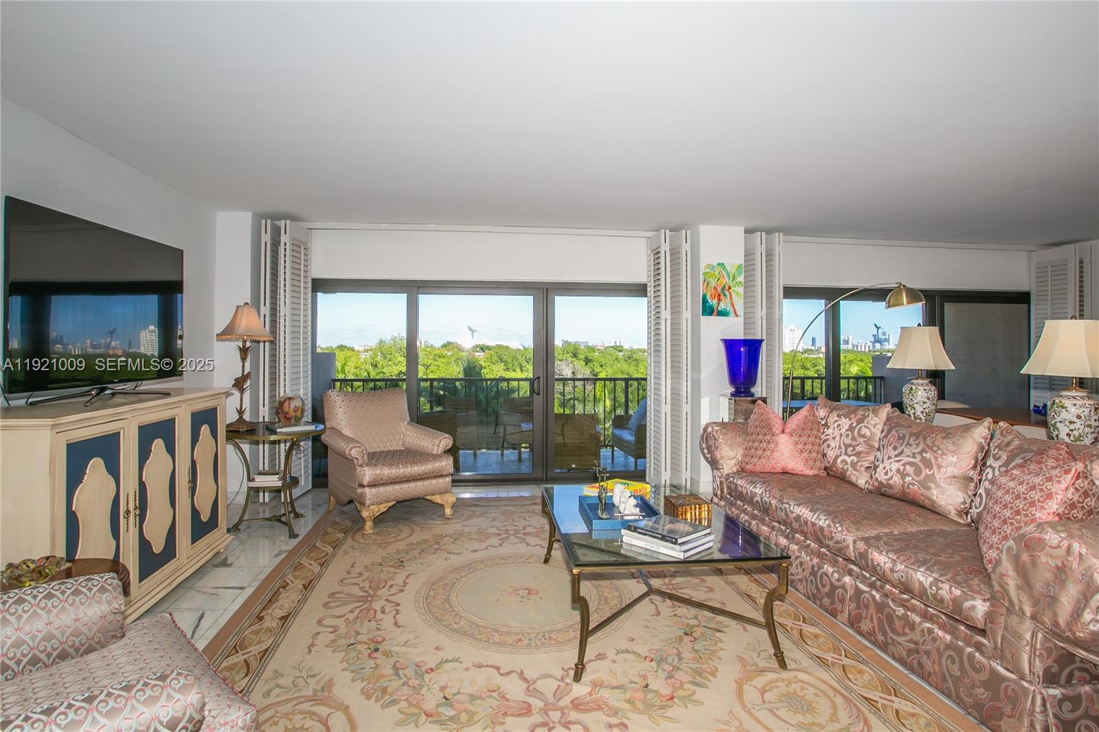 1800 NE 114th St # 603