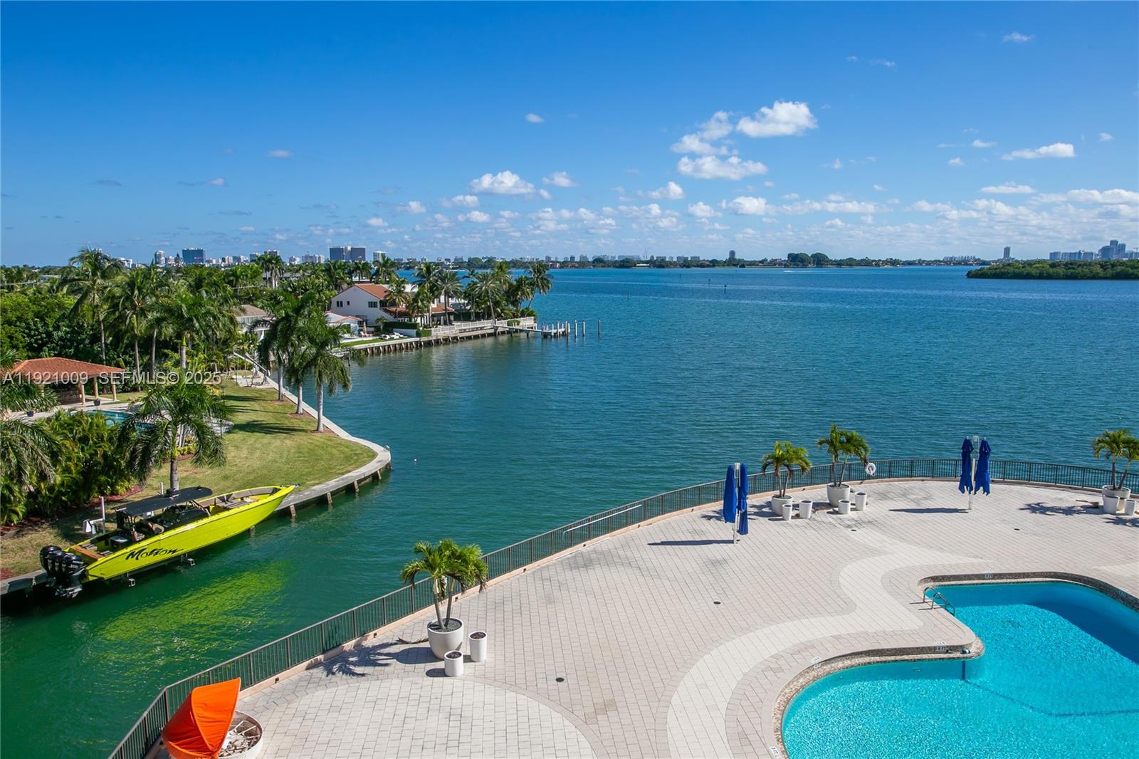 1800 NE 114th St # 603