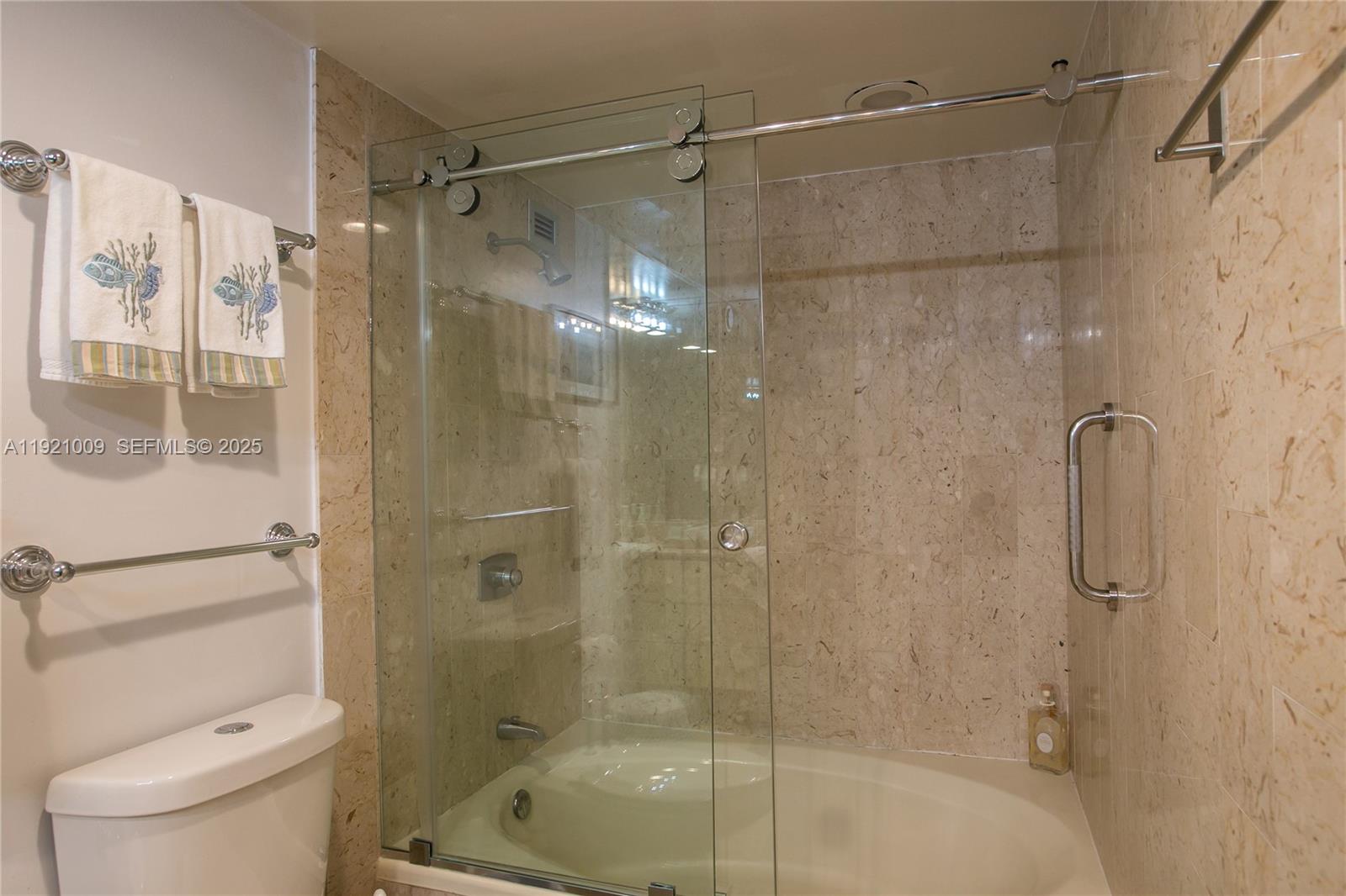 1800 NE 114th St # 603